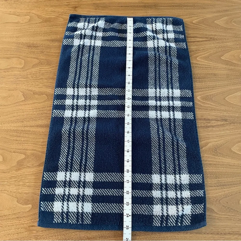 EUC Lauren Ralph Lauren hand towel